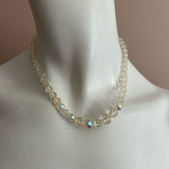 4/$100 vintage elegant Aurora Boralis Elegant Crystal Beaded Necklace 16 inches💛 - Picture 1 of 7